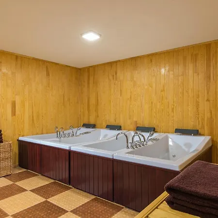 Hotell Magus Kladnitsa